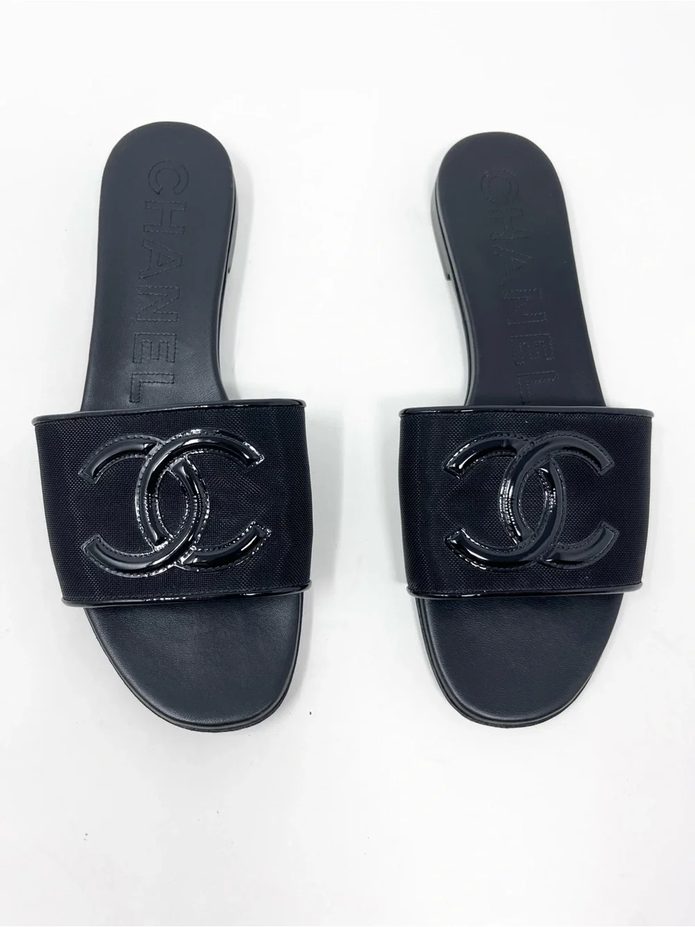Chanel Black Mesh Patent Leather CC Logo Slide Sandal size 37.5 EU Flat Mule
